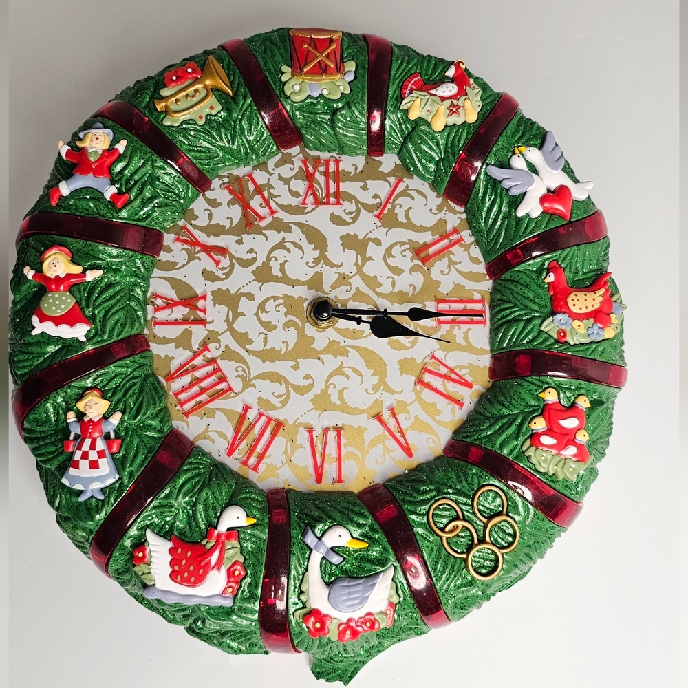 Avon 12 Days Of Christmas Musical Wreath Clock